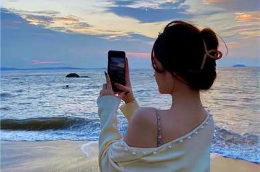 震惊！娱乐博主“吃瓜少女张小寒”全网封禁背后真相曝光！