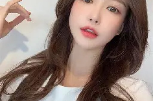 微博封杀“吃瓜少女张小寒”：频发不实爆料明星隐私惹众怒