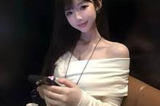 赵露思换头像“别装了”吃瓜网友都在问她在怼谁