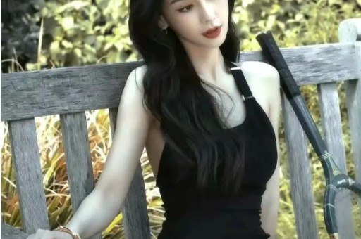 澄清又官宣生子、老戏骨睡粉、知名歌手争版权内娱又爆出四大瓜